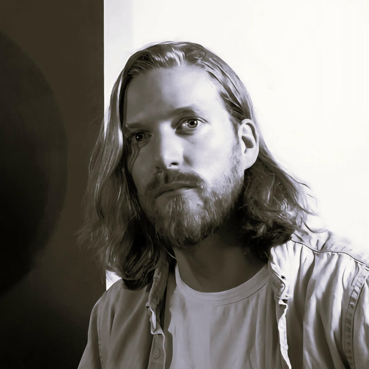 Portrait of contemporary artist Julian Emsley